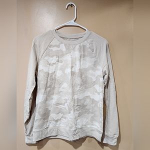 4/$15 NWOT Women's Sonoma medium beige camo front crew neck sweatshirt